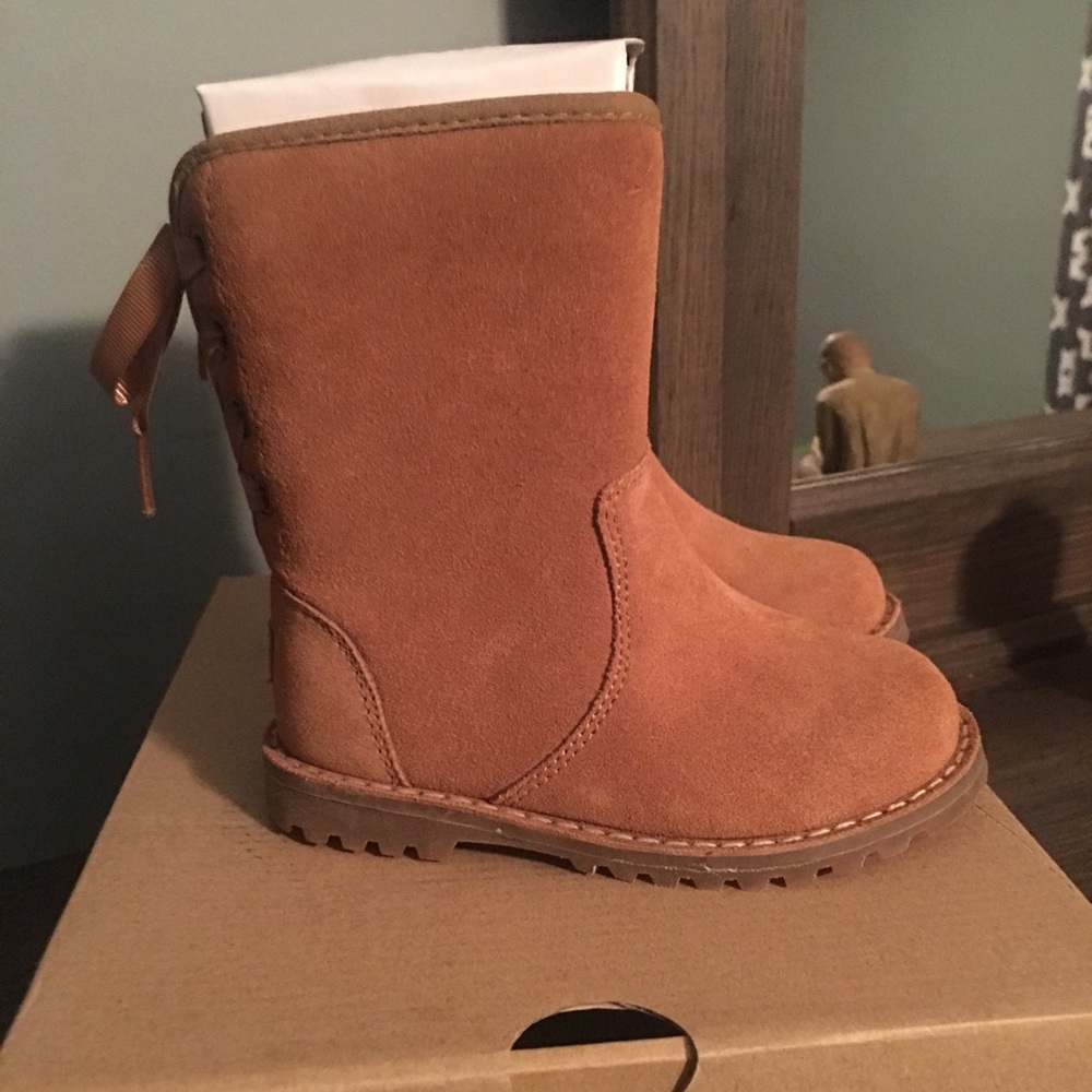 Toddler size 7 uggs